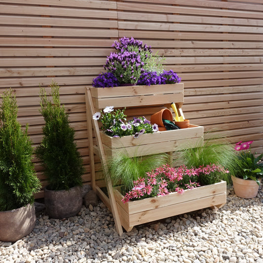 Pflanztreppe mit Kästen natur