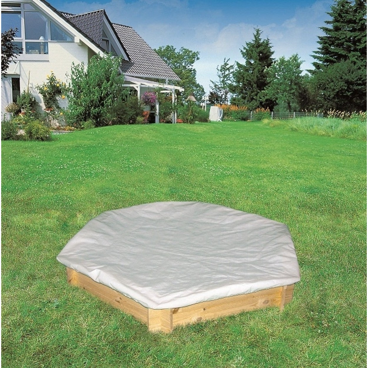 6eck Sandkasten "Fynja" mit weißer Abdeckplane