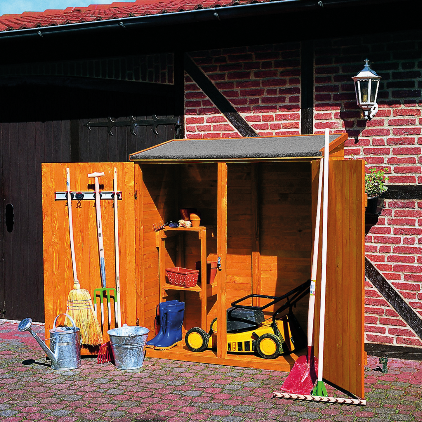 Geräteschrank groß honigbraun